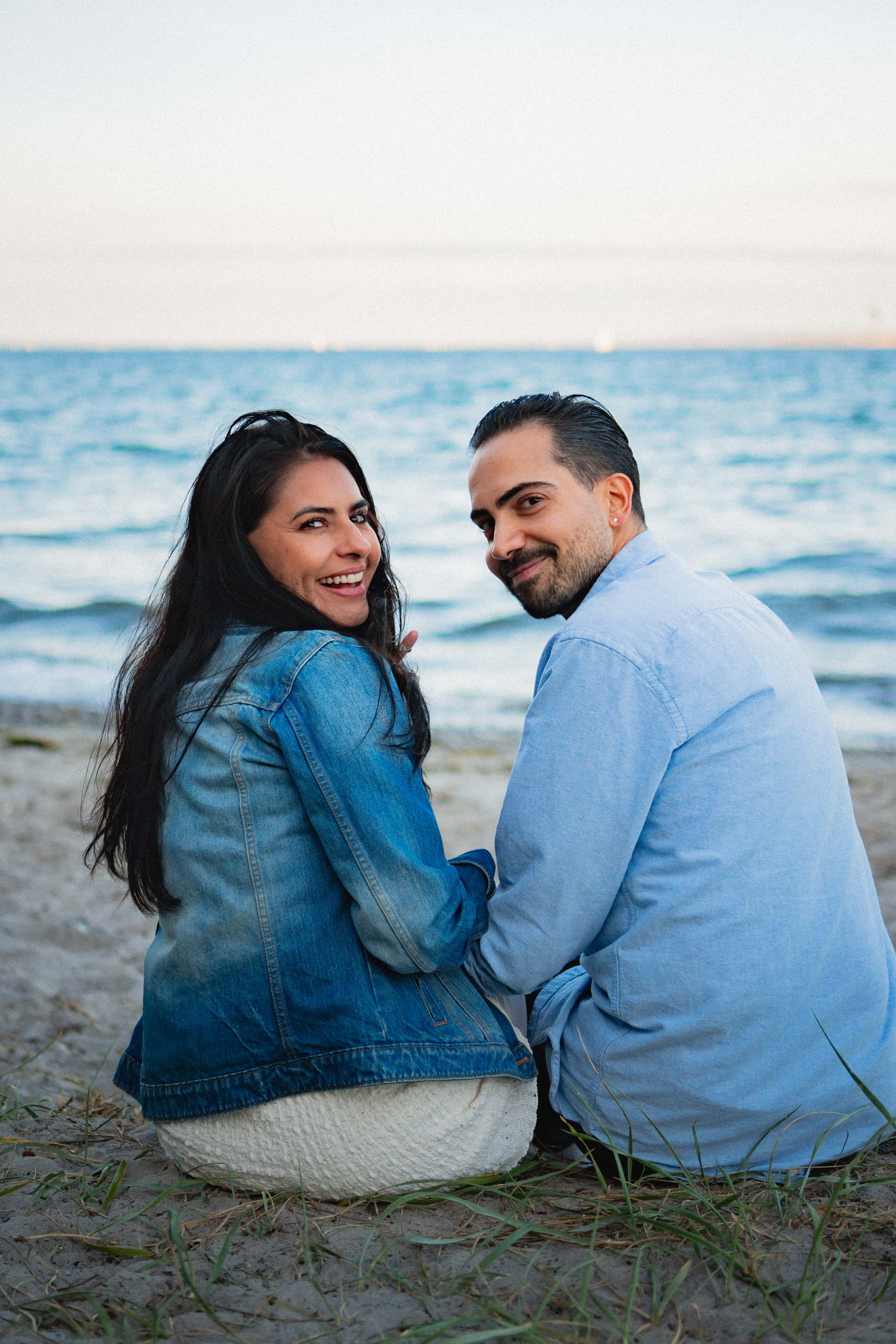 Couple en séance engagement, Félix Orain photographe Bretagne